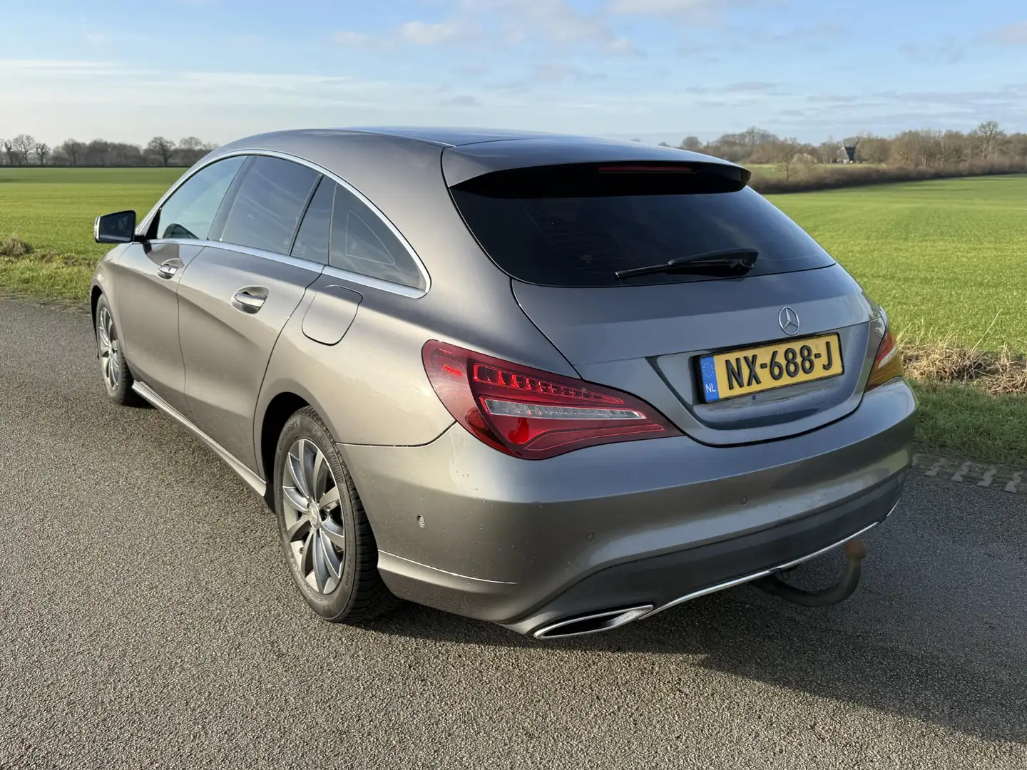 Mercedes-Benz CLA 200 Shooting Brake d Lease Edition Plus Gris - 2