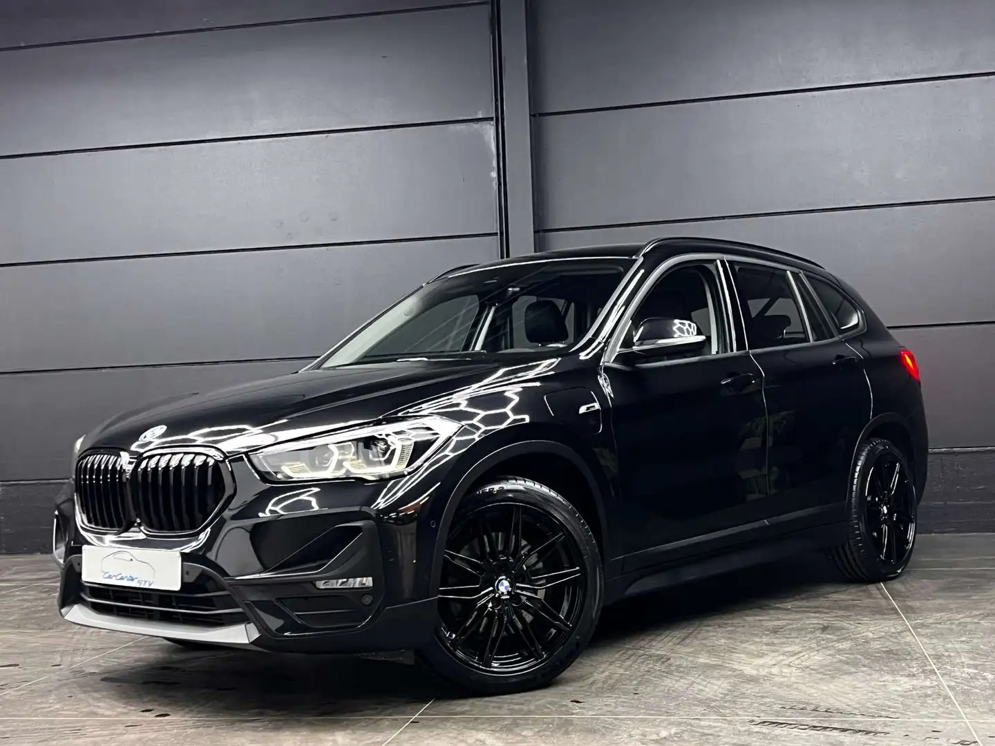 BMW X1 xDrive25e Hybrid / All black / FULL option / Noir - 1