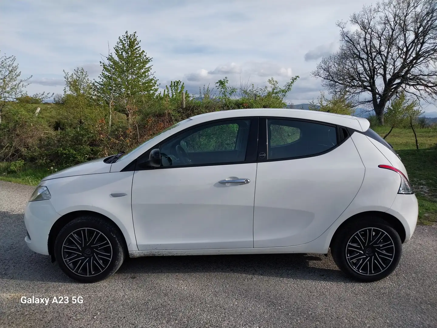 Lancia Ypsilon 1.0 Firefly  Hybrid Gold Bianco - 2