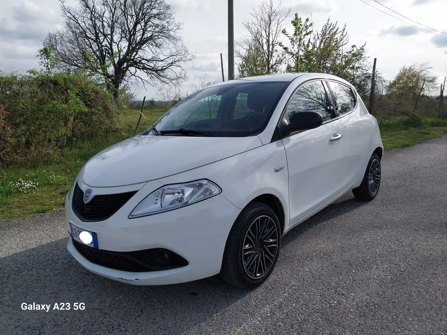 Lancia Ypsilon 1.0 Firefly  Hybrid Gold Bianco - 1