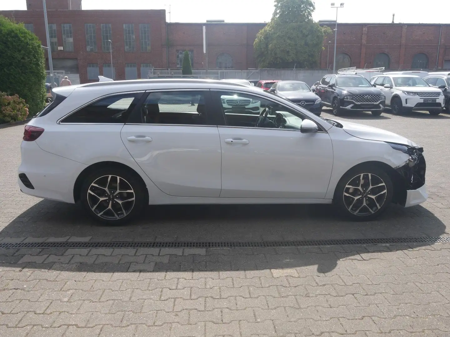 Kia Ceed SW / cee'd SW 1.5 T-GDI DCT Spirit Navi ACC Weiß - 2