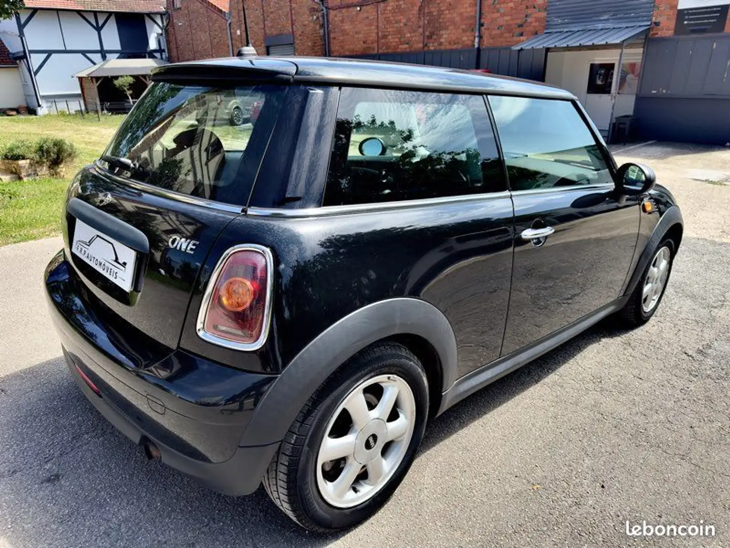 MINI One 1.4 75cv 3999e Noir - 2
