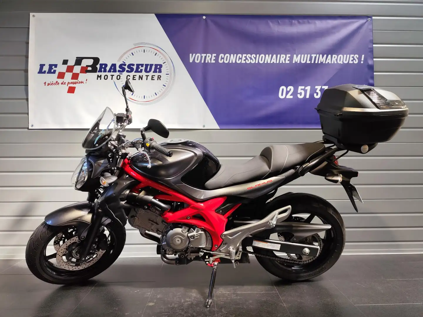 Suzuki Gladius 650 Nero - 1