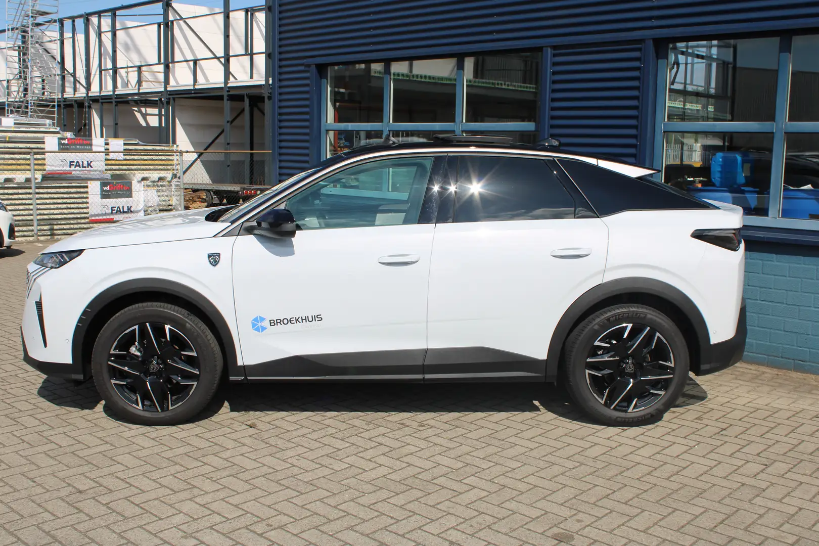 Peugeot 3008 1.2 Hybrid 136 GT Schuif/Kanteldak | Adaptive Crui Bianco - 2