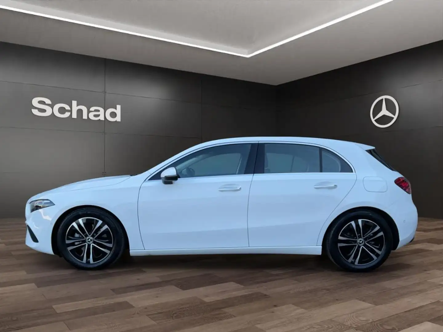 Mercedes-Benz A 180 PROG LINE AD PLUS+MBUX+KAM+LED+AMBI+ASSIST Wit - 2