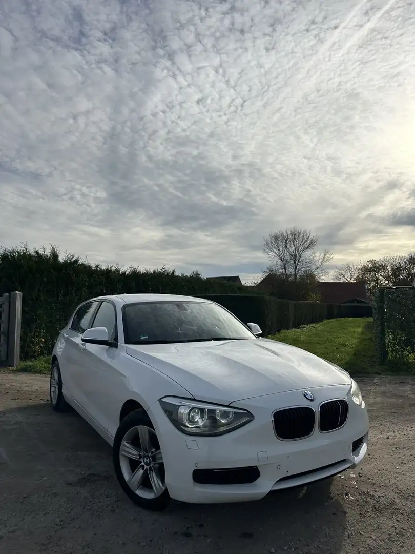 BMW 114 114i - 1