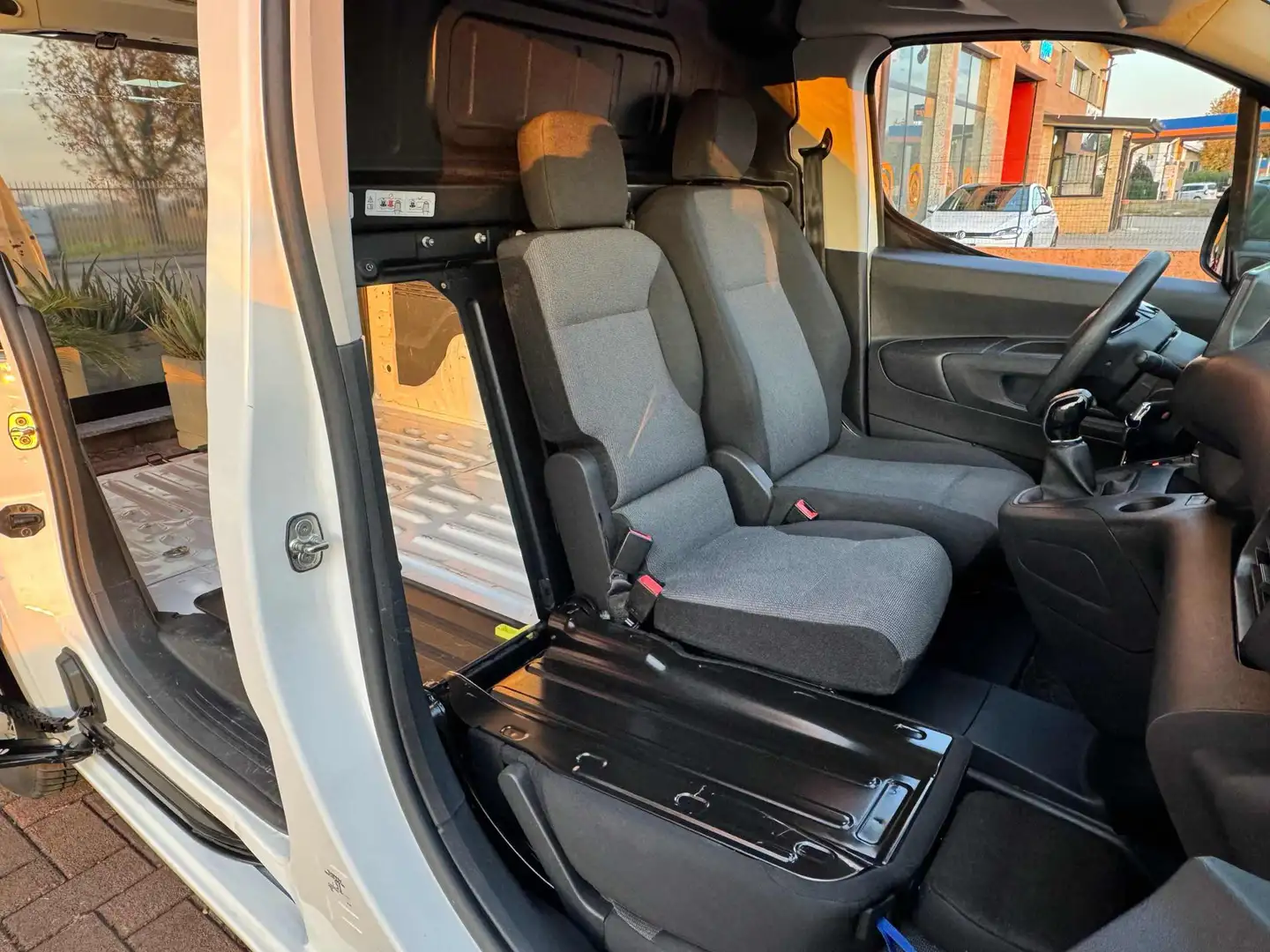 Peugeot Partner BlueHDi SOLO 64000 KM 3 POSTI NETTO IVA Bianco - 2