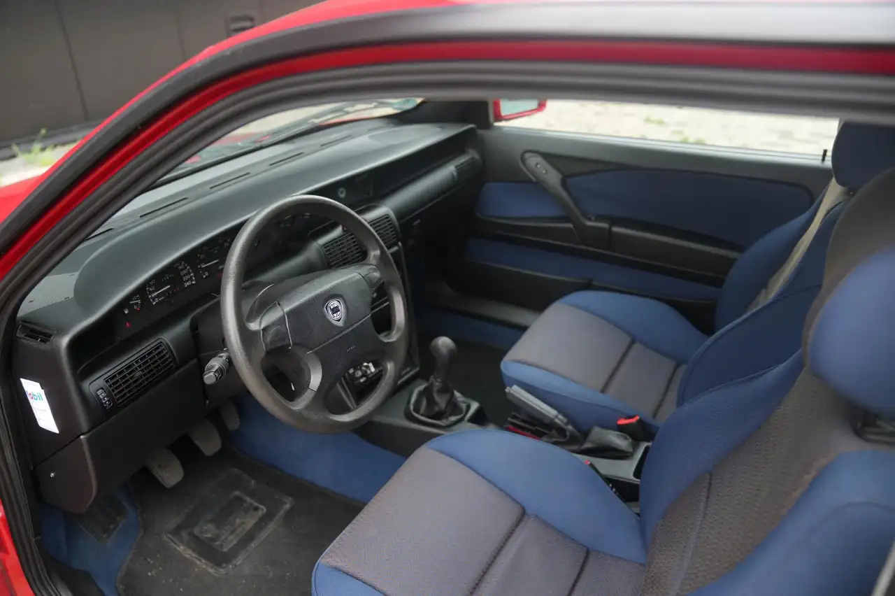 Lancia Delta HPE 1.8-16V VVT, foto 3