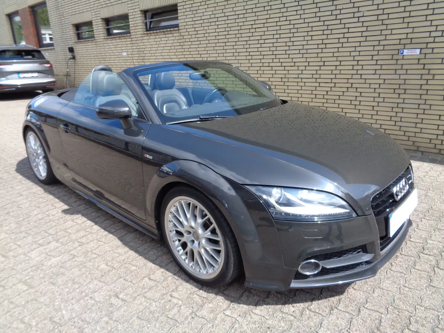 Audi TT 2.0 TFSI S-line, DSG, Leder, PDC Grau - 1
