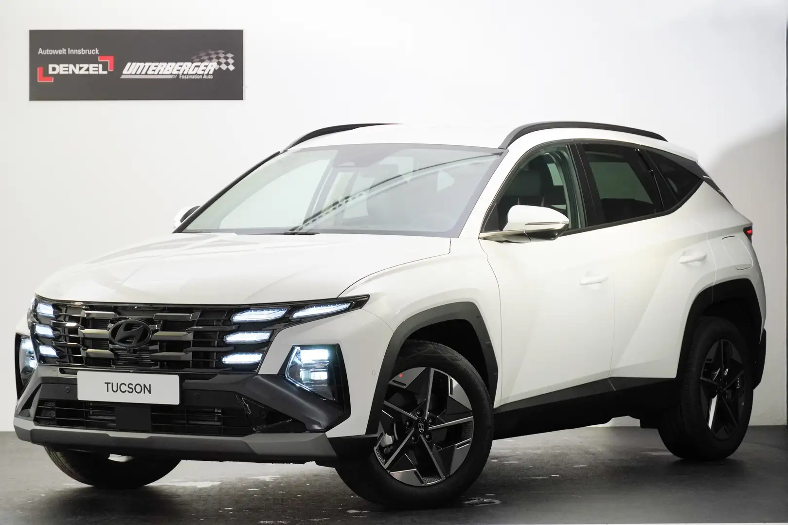 Hyundai TUCSON NX4 GO Plus 1,6 CRDi 4WD DCT abz.Superbonus Weiß - 1