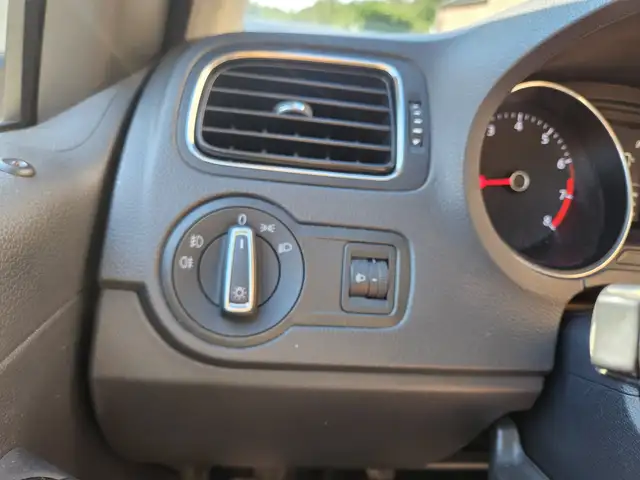 Volkswagen Polo view 17