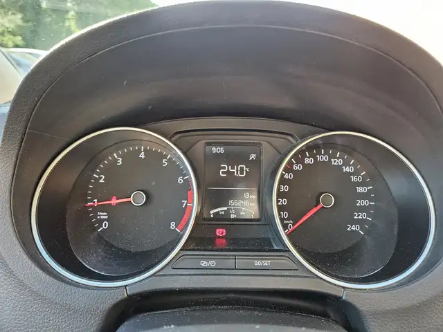 Volkswagen Polo view 8