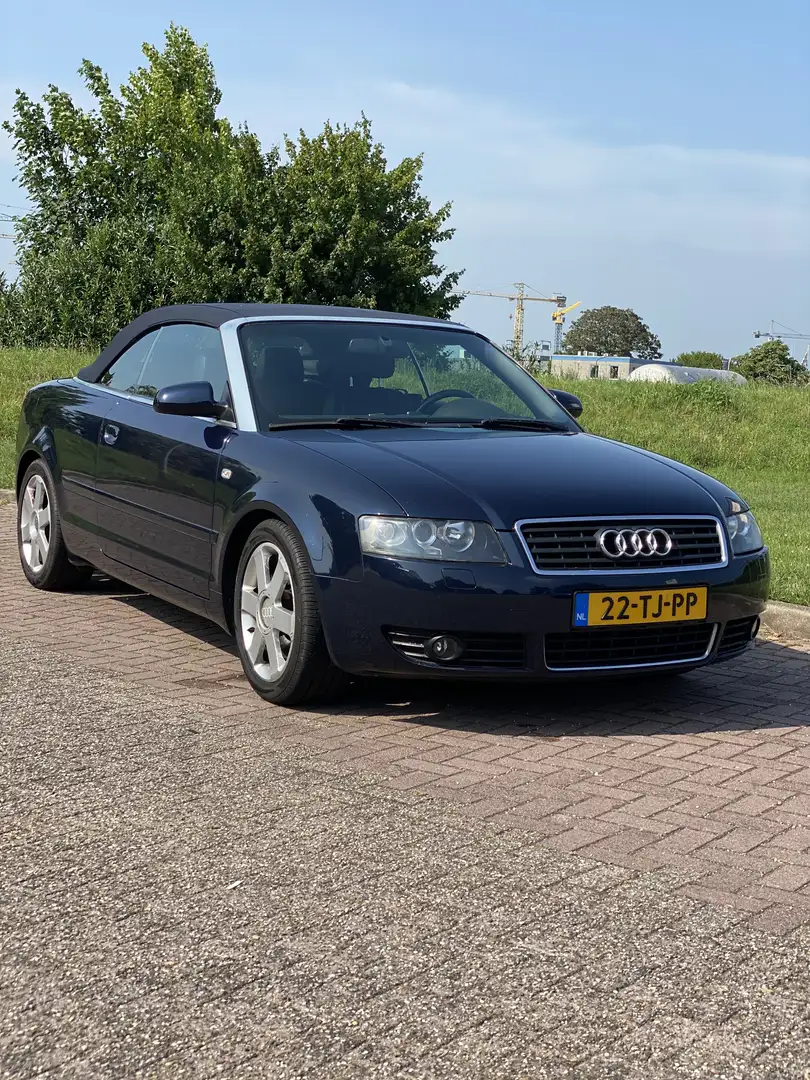 Audi A4 Cabriolet 2.4 V6 - 1
