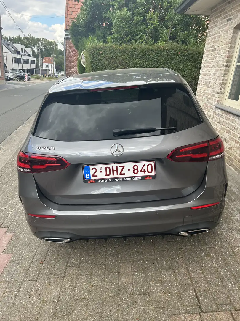 Mercedes-Benz B 200 7G-DCT AMG Line - 2