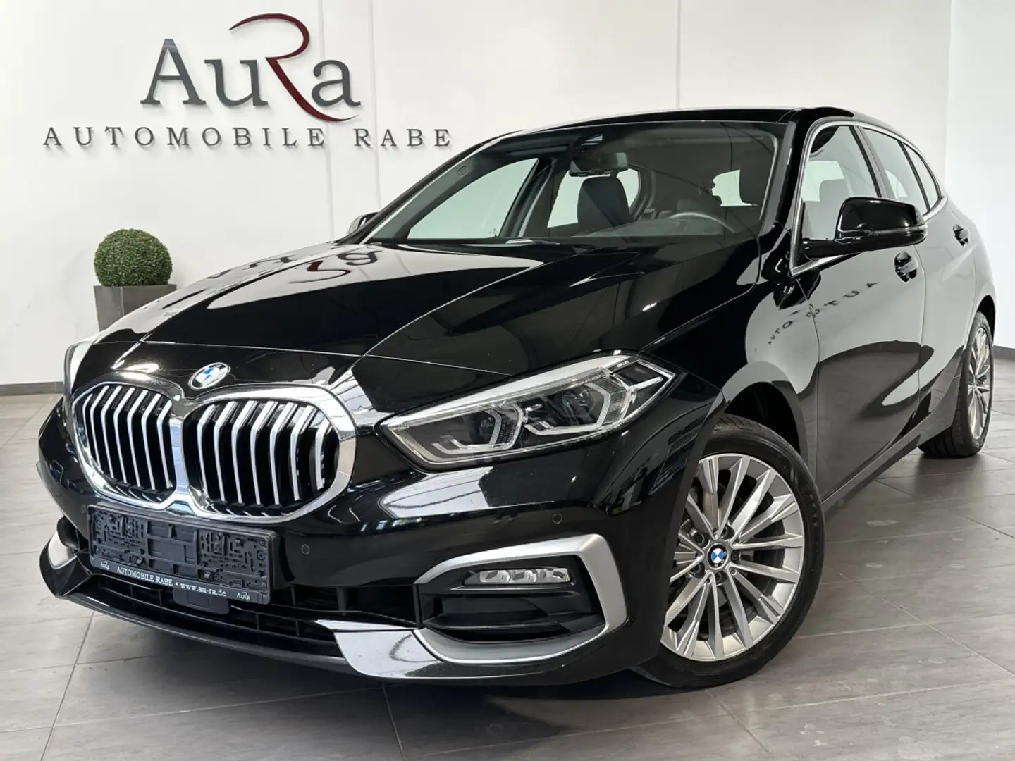 BMW 118 Aut. Luxury Line NAV+LED+ACC+HEAD-UP+SHZ Schwarz - 2