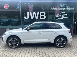 Audi Q5 40 TDI quattro EDITION ONE S LINE AHK MATRIX