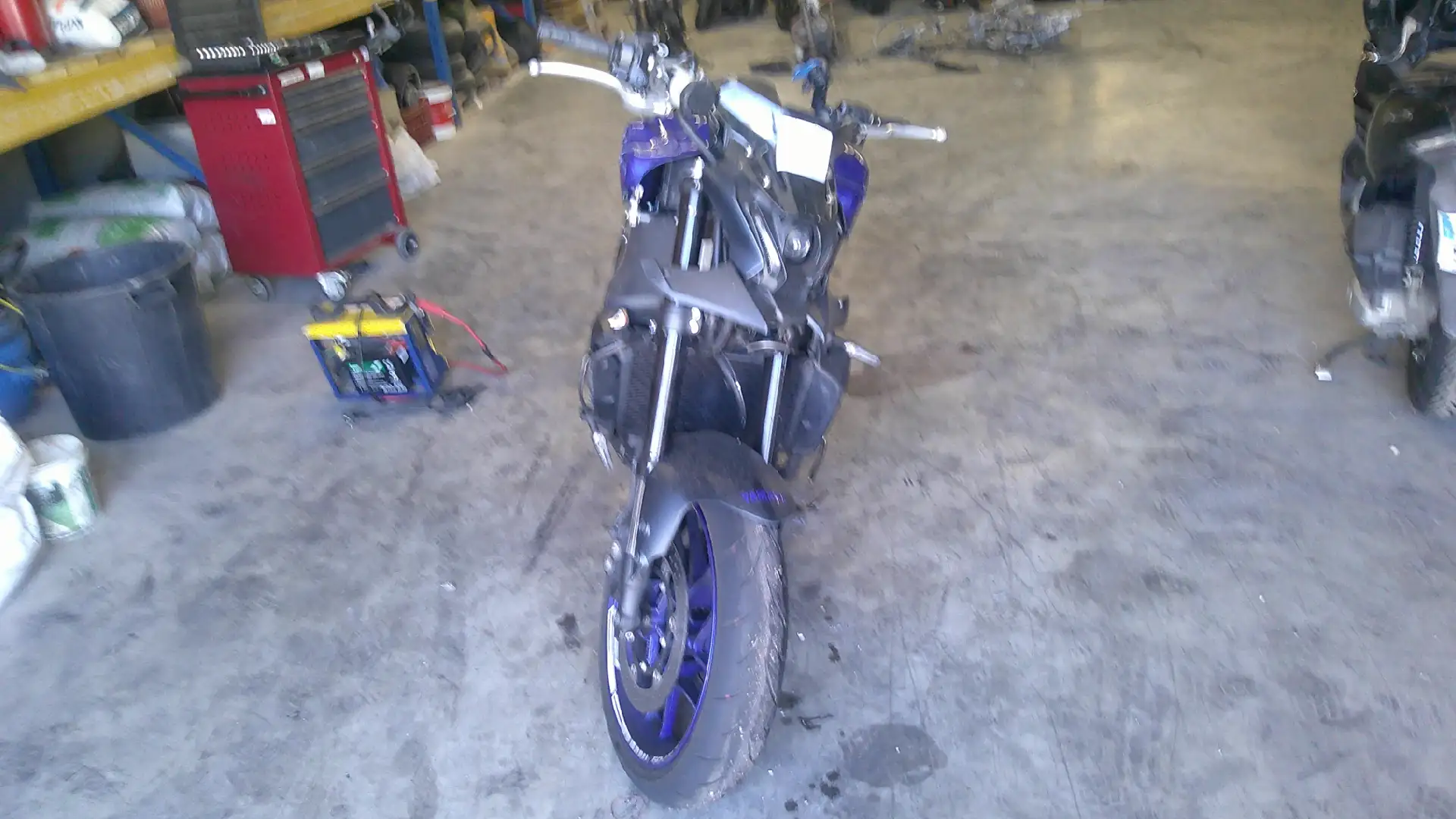 Yamaha MT-09 - 2