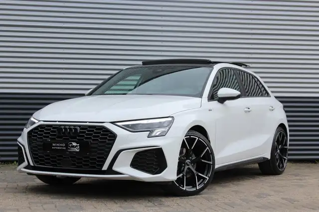 Audi A3 Sportback 35 TFSI S-Line | Panoramadak | Sfeerverl