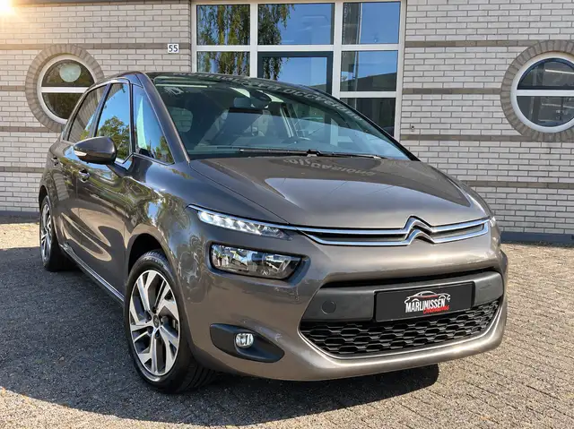 Citroen C4 Picasso view 3