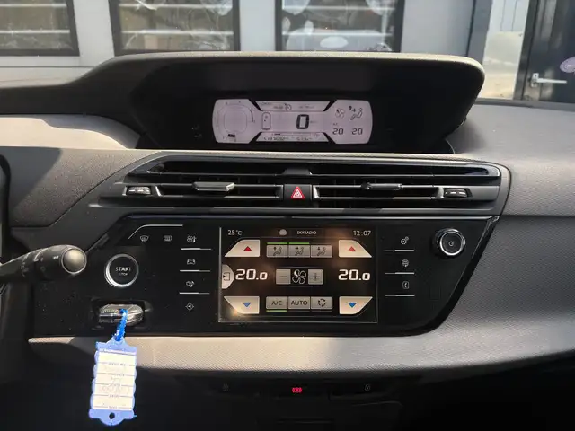 Citroen C4 Picasso view 8