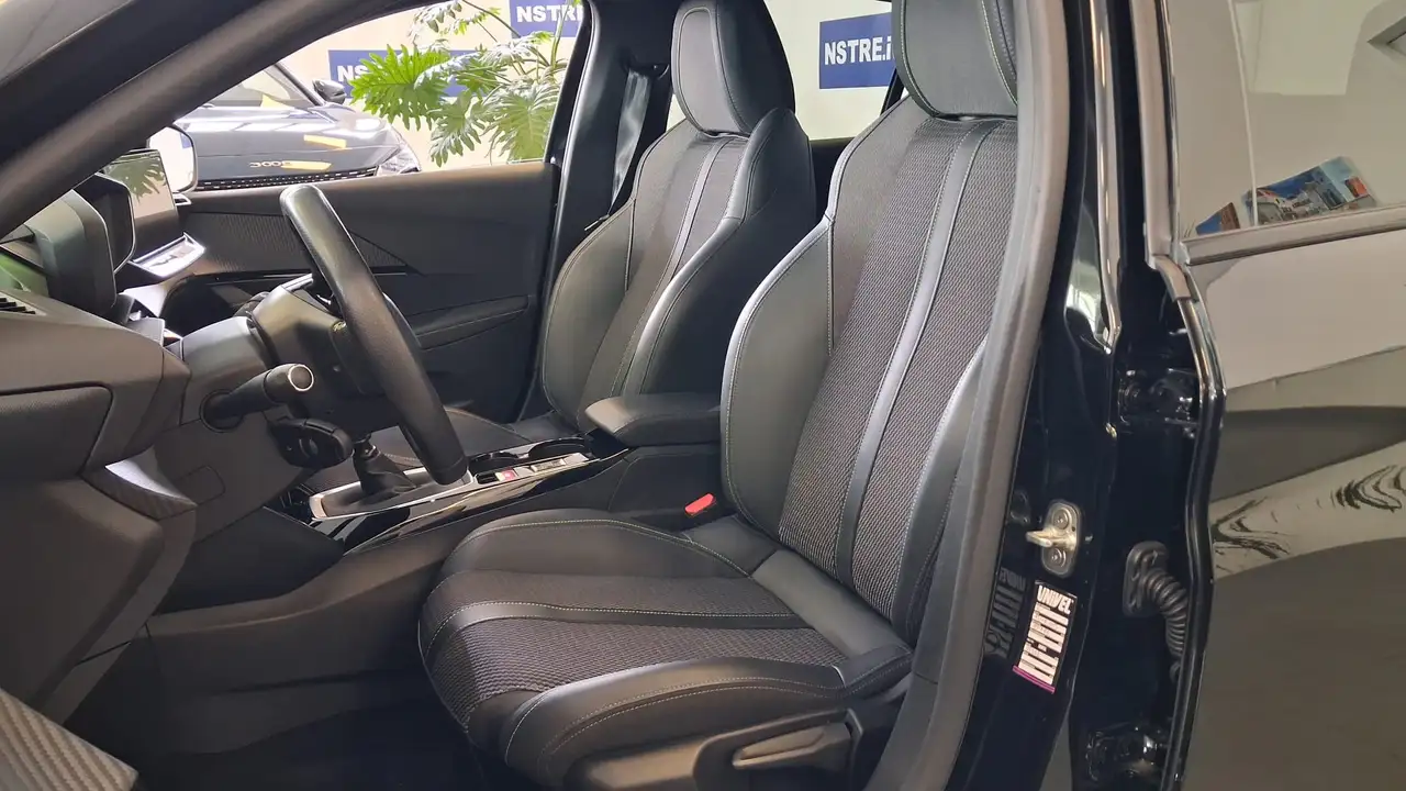 Peugeot 208 1.2 puretech GT 21