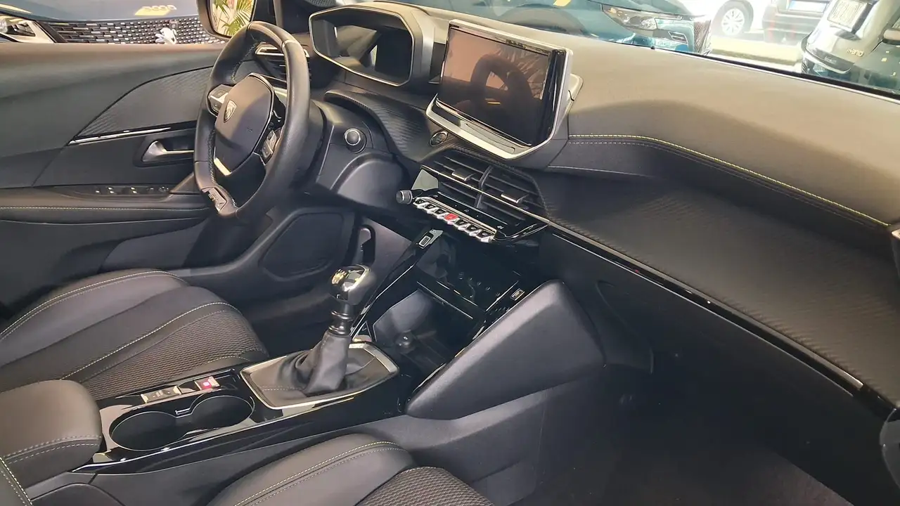 Peugeot 208 1.2 puretech GT 26