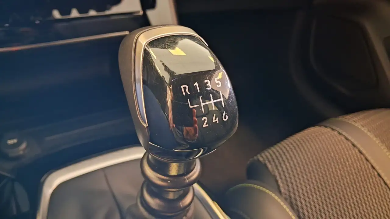 Peugeot 208 1.2 puretech GT 10