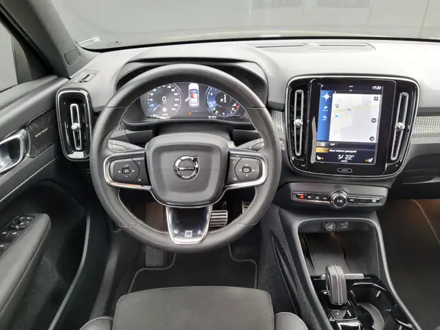 Volvo XC40 view 12