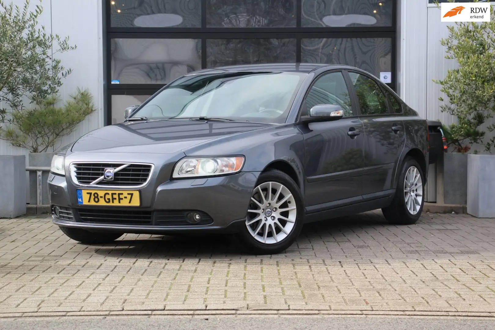 Volvo S40 2.4 Edition Aut. - 5CIL - CRUISE - XENON - TREKHAA Grau - 1