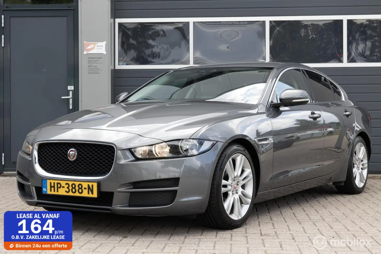Jaguar XE 2.0 D Pure Nieuwe ketting dealer onderhouden! Šedá - 1