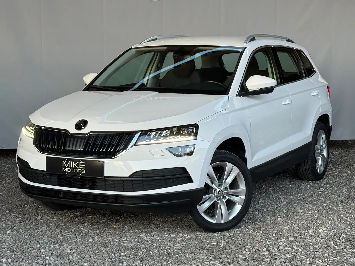 Skoda Karoq 1,0 TSI Style Limited DSG Weiß - 2