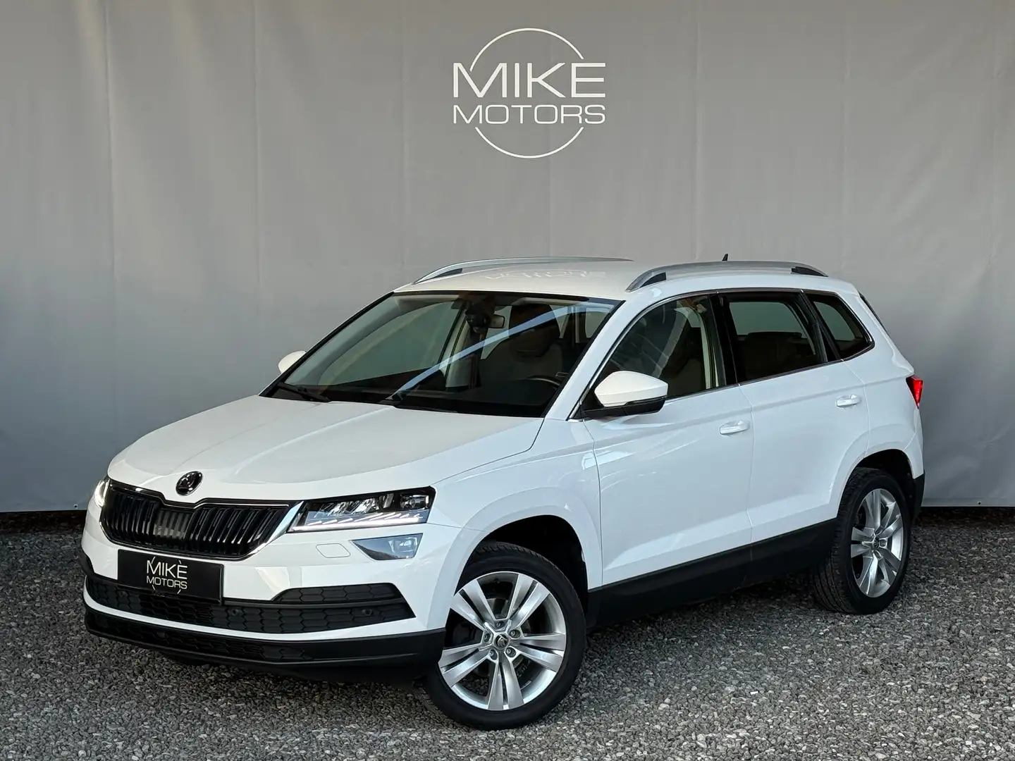 Skoda Karoq 1,0 TSI Style Limited DSG Weiß - 1