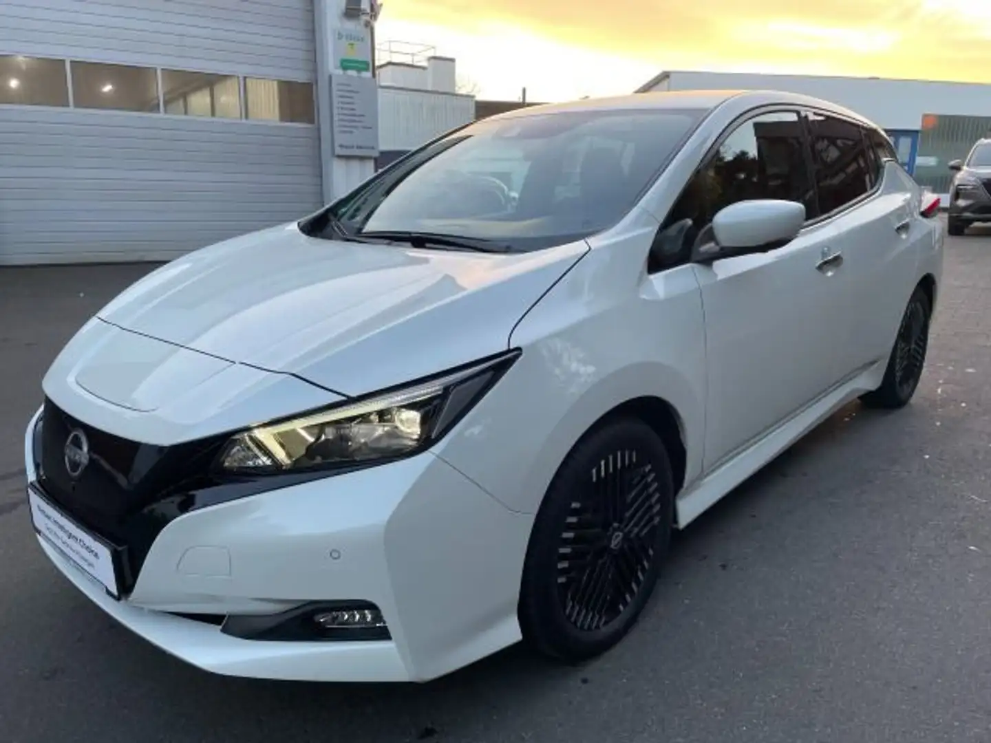 Nissan Leaf Tekna 39kW LEDER BOSE WÄRMEP WINTERPAKET Weiß - 2