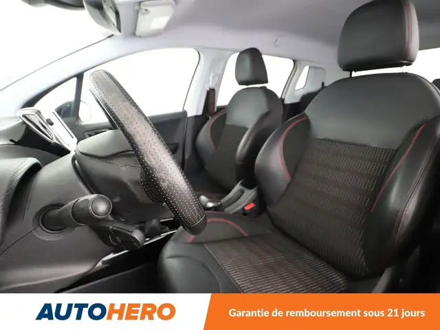 Peugeot 2008 view 10