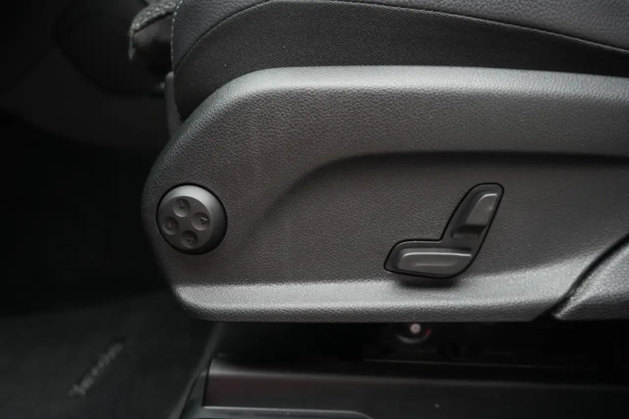 Mercedes-Benz GLC de 4Matic 9G-Tronic 360Kamera/Navi/LED, миниатюра 25