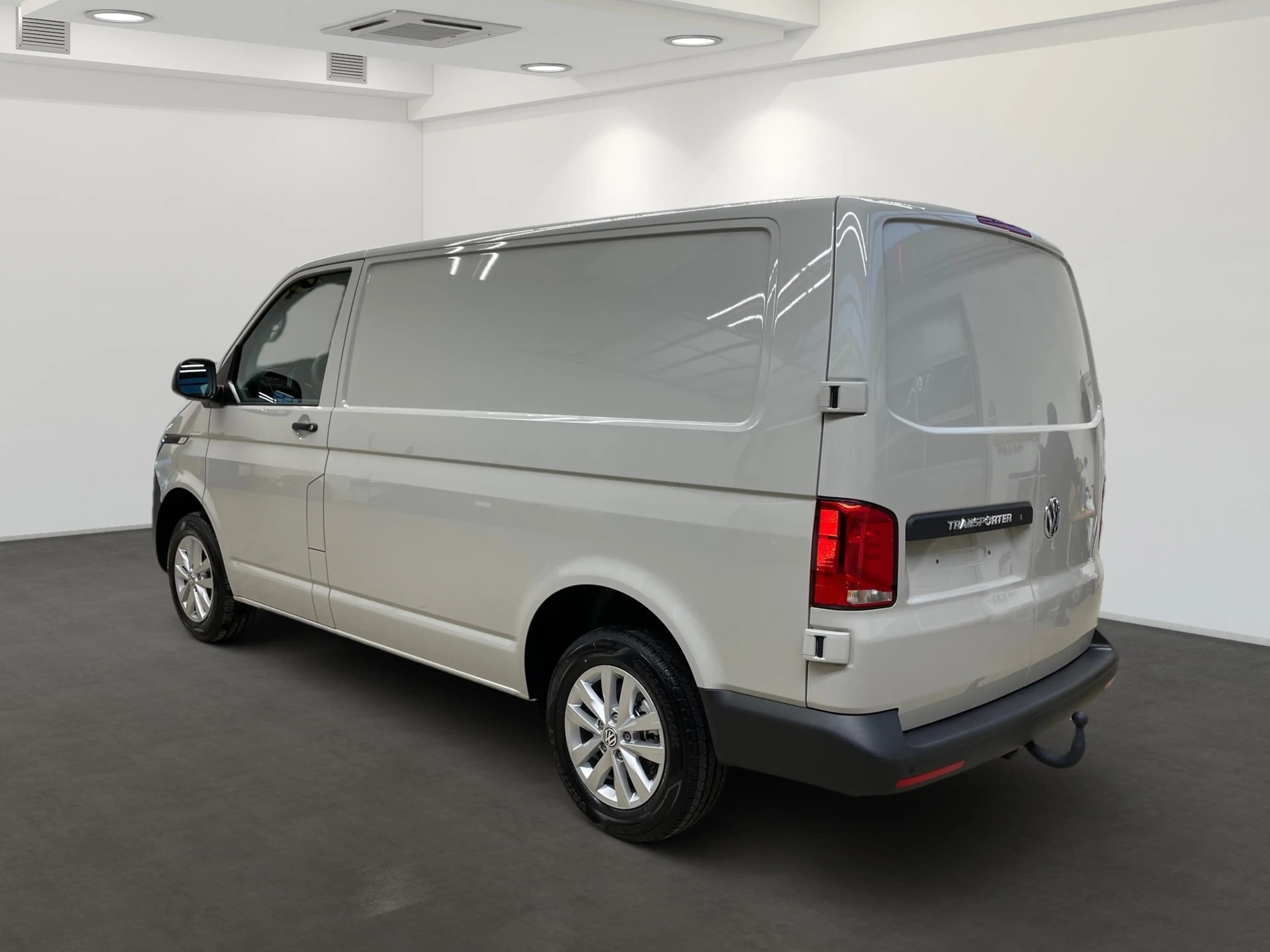 Volkswagen T6.1 Transporter Kasten 2.0 TDI KR *AHK*APPCON*PDC* — photo 5