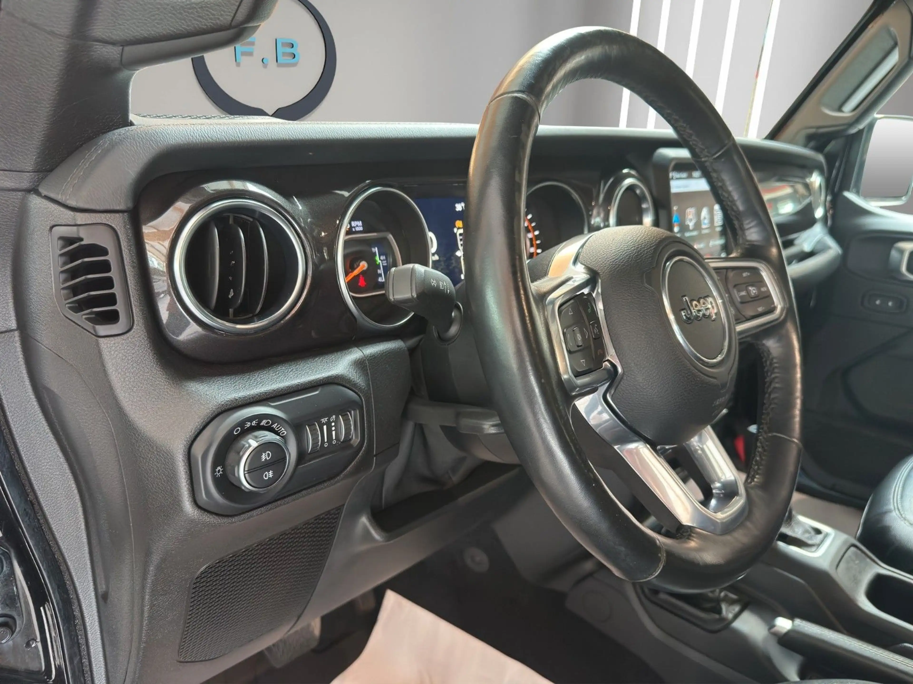 Jeep Wrangler Unlimited Sahara*RFK*UVM*TOP! — photo 11