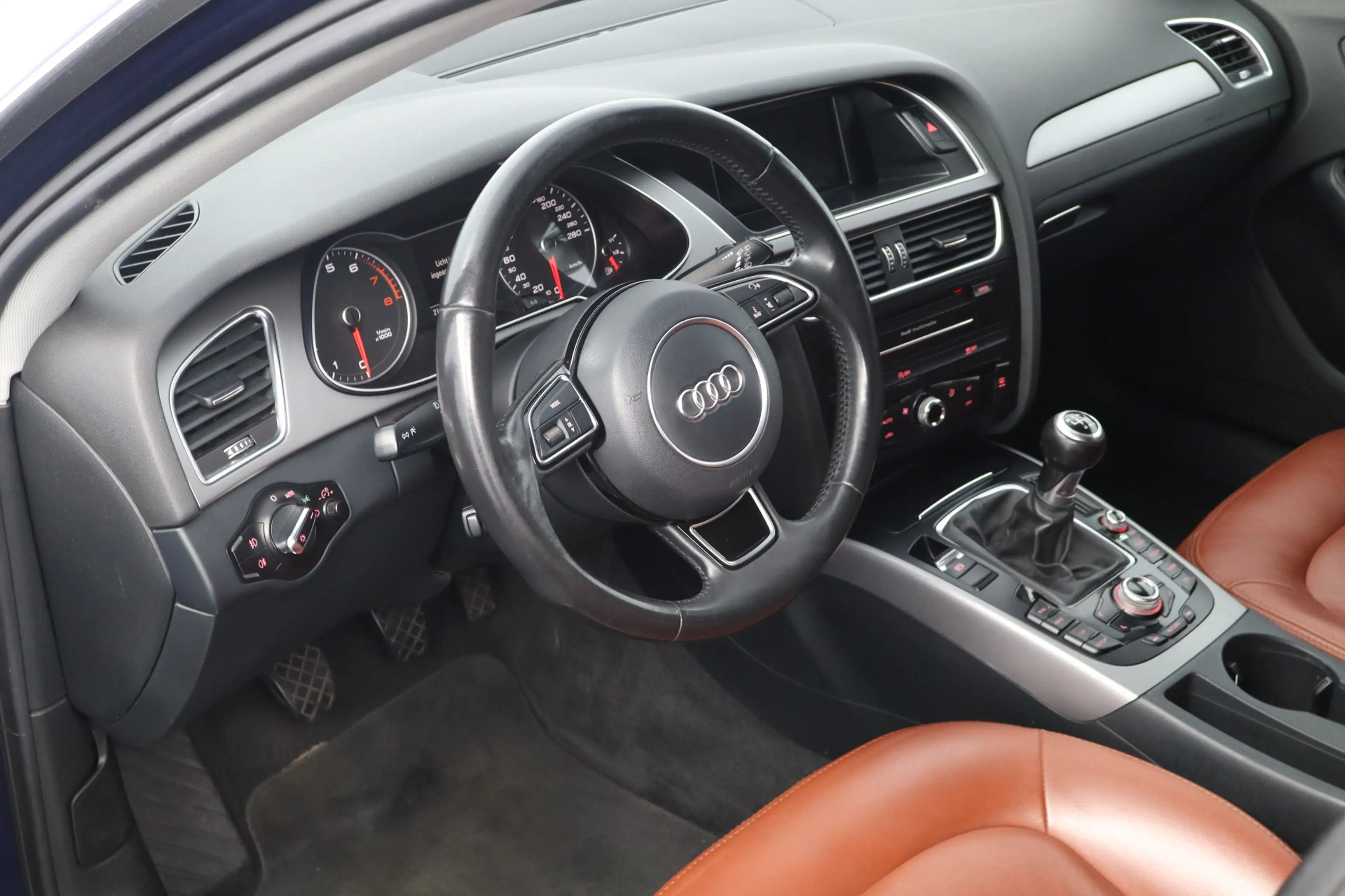 Audi A4 Avant 1.8 TFSI Business Edition/ Trekhaak!/ Xenon/ — photo 23