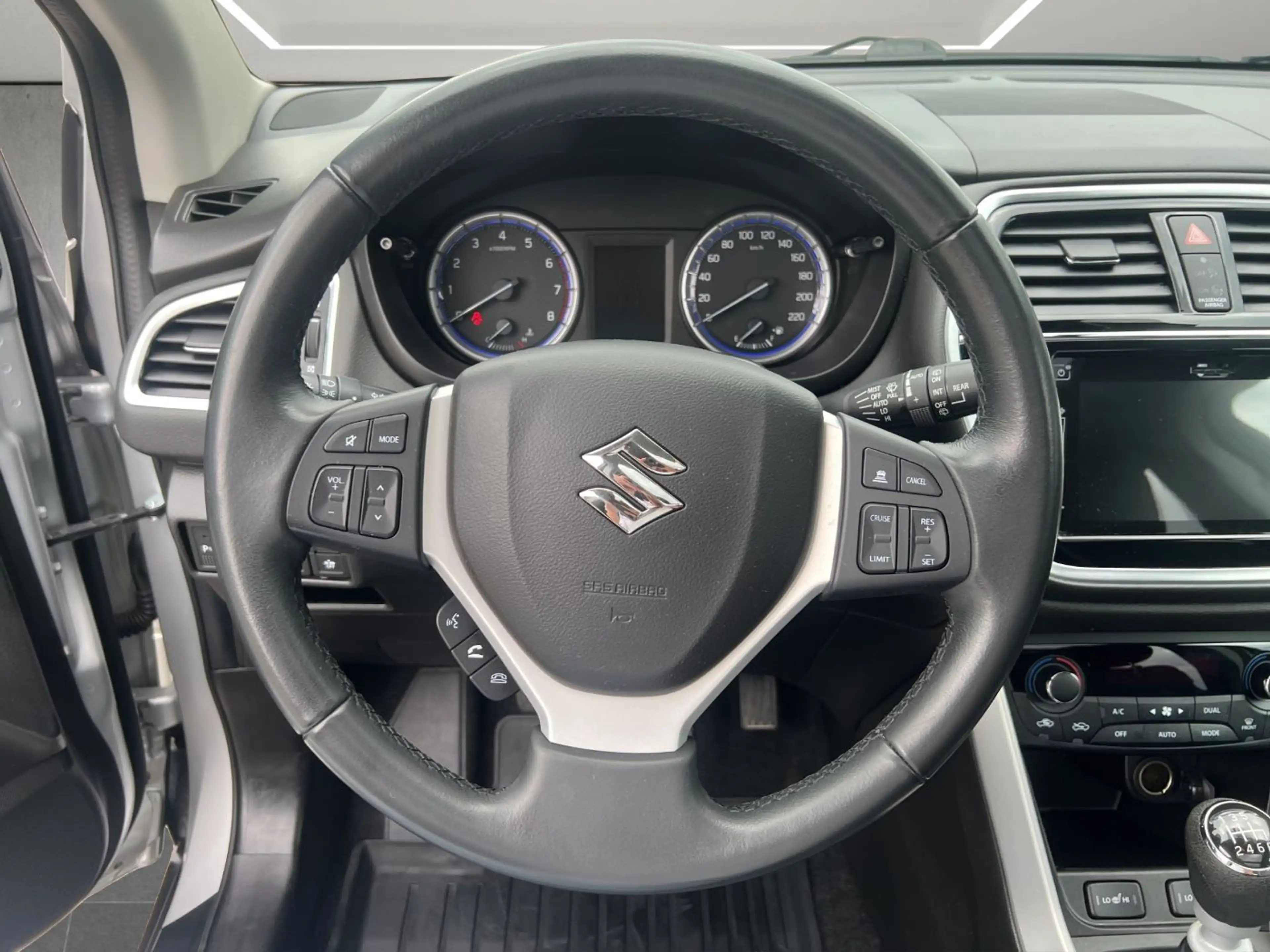 Suzuki SX4 S-Cross 1.4 DITC Allgrip flash — photo 8
