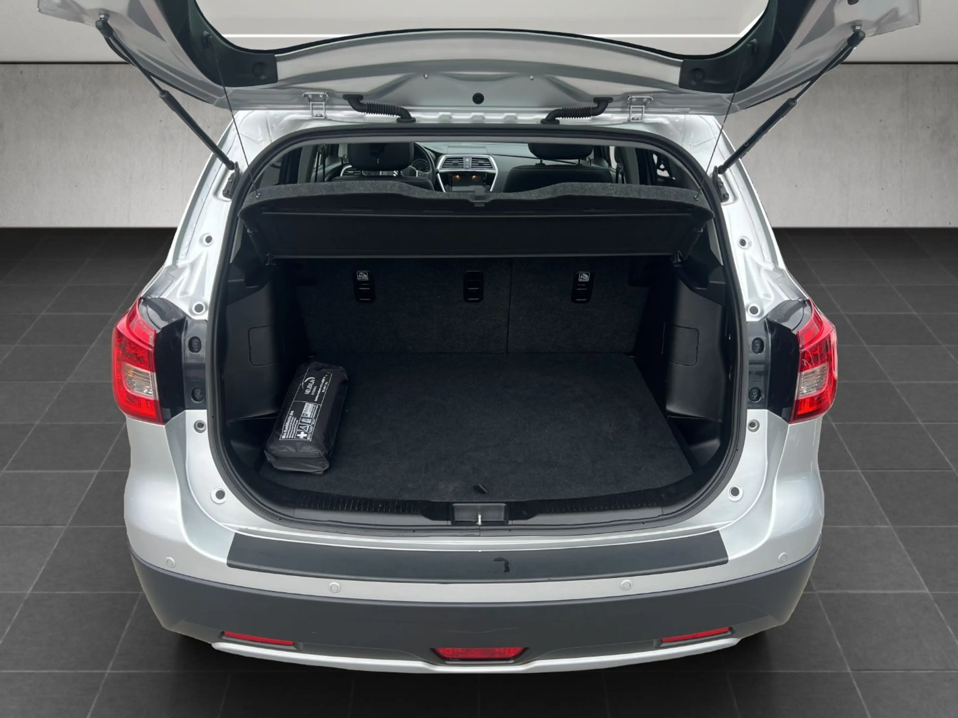 Suzuki SX4 S-Cross 1.4 DITC Allgrip flash — photo 4