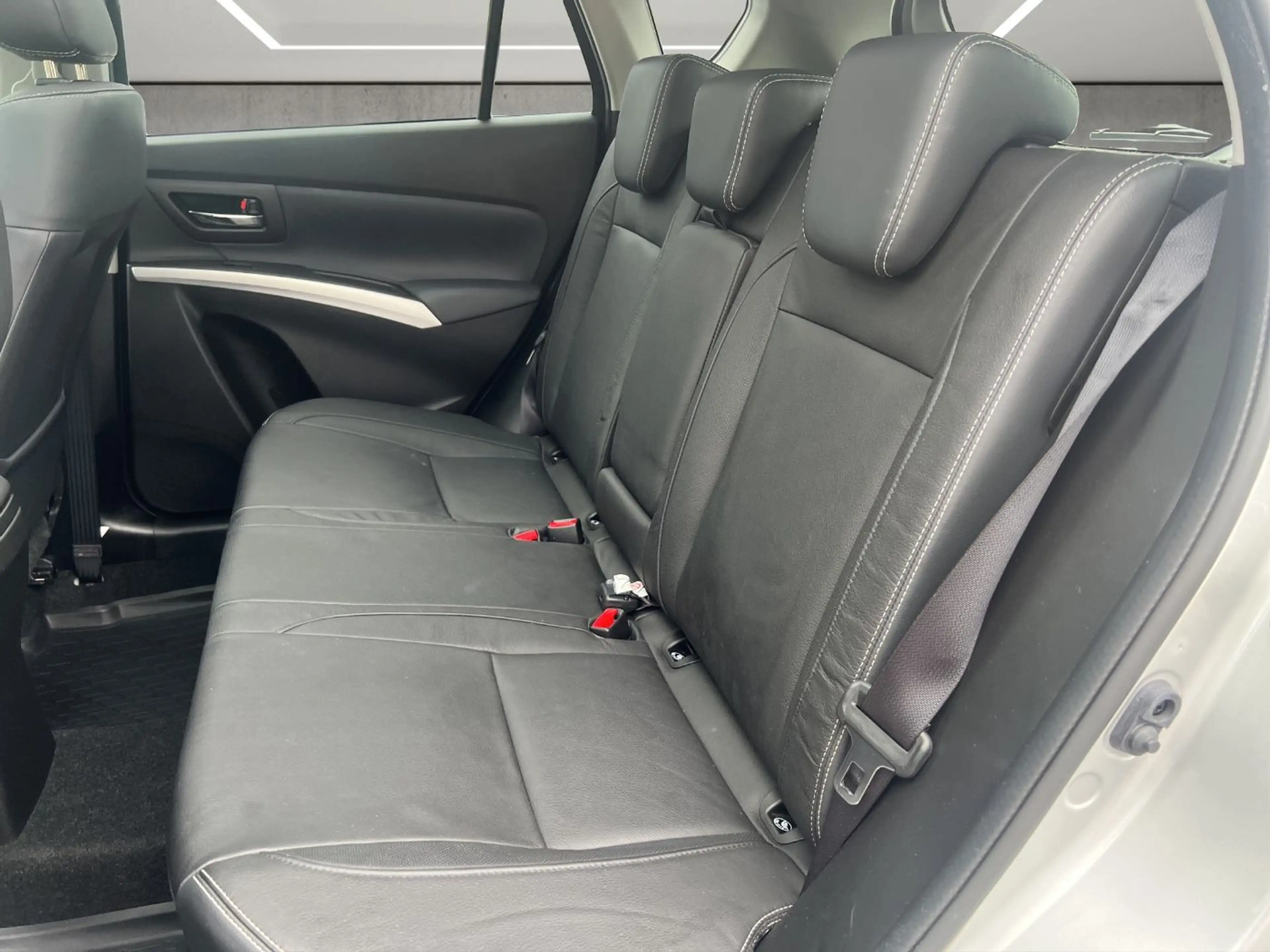 Suzuki SX4 S-Cross 1.4 DITC Allgrip flash — photo 10
