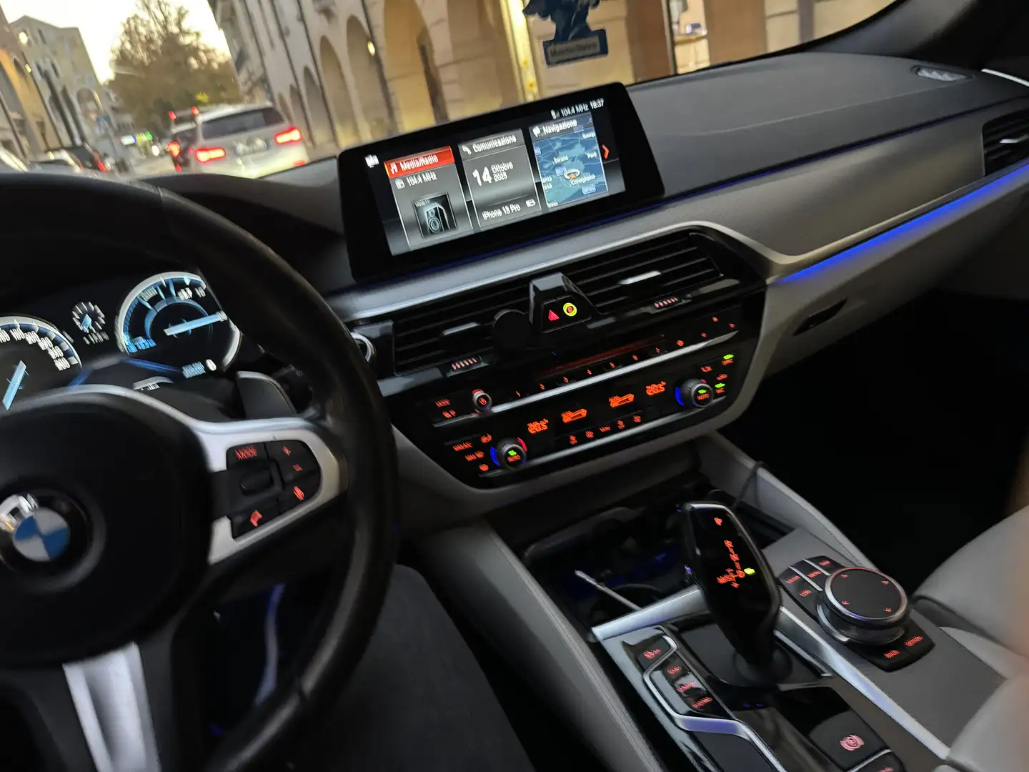 BMW 520 520d Touring xdrive Msport auto - 1