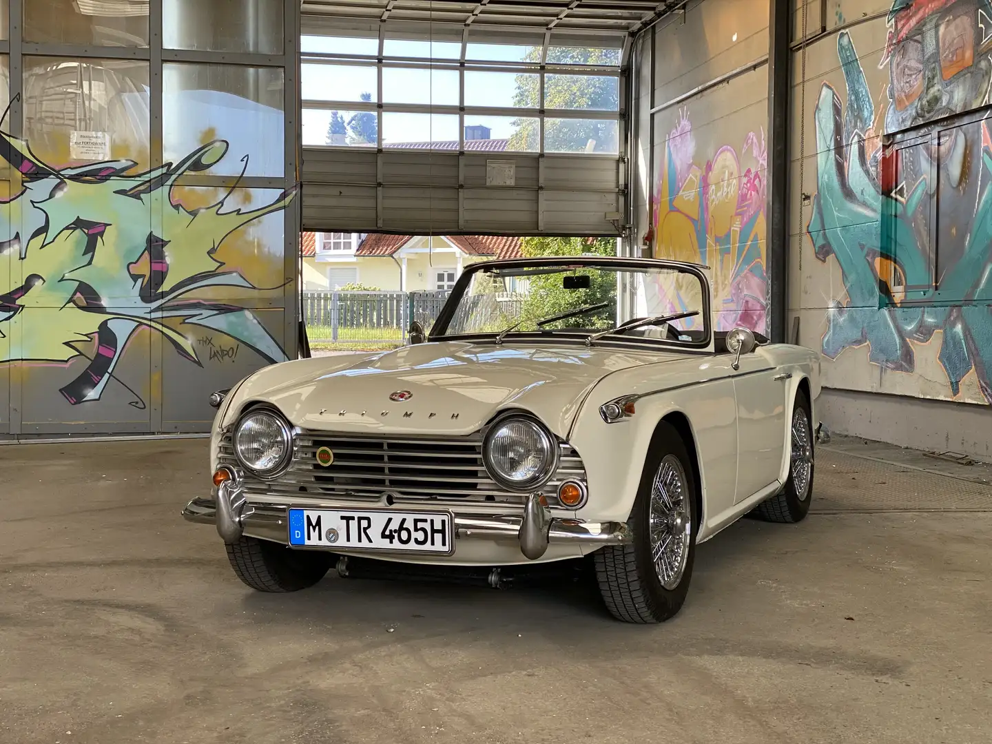 Triumph TR4 TR4A IRS Weiß - 1