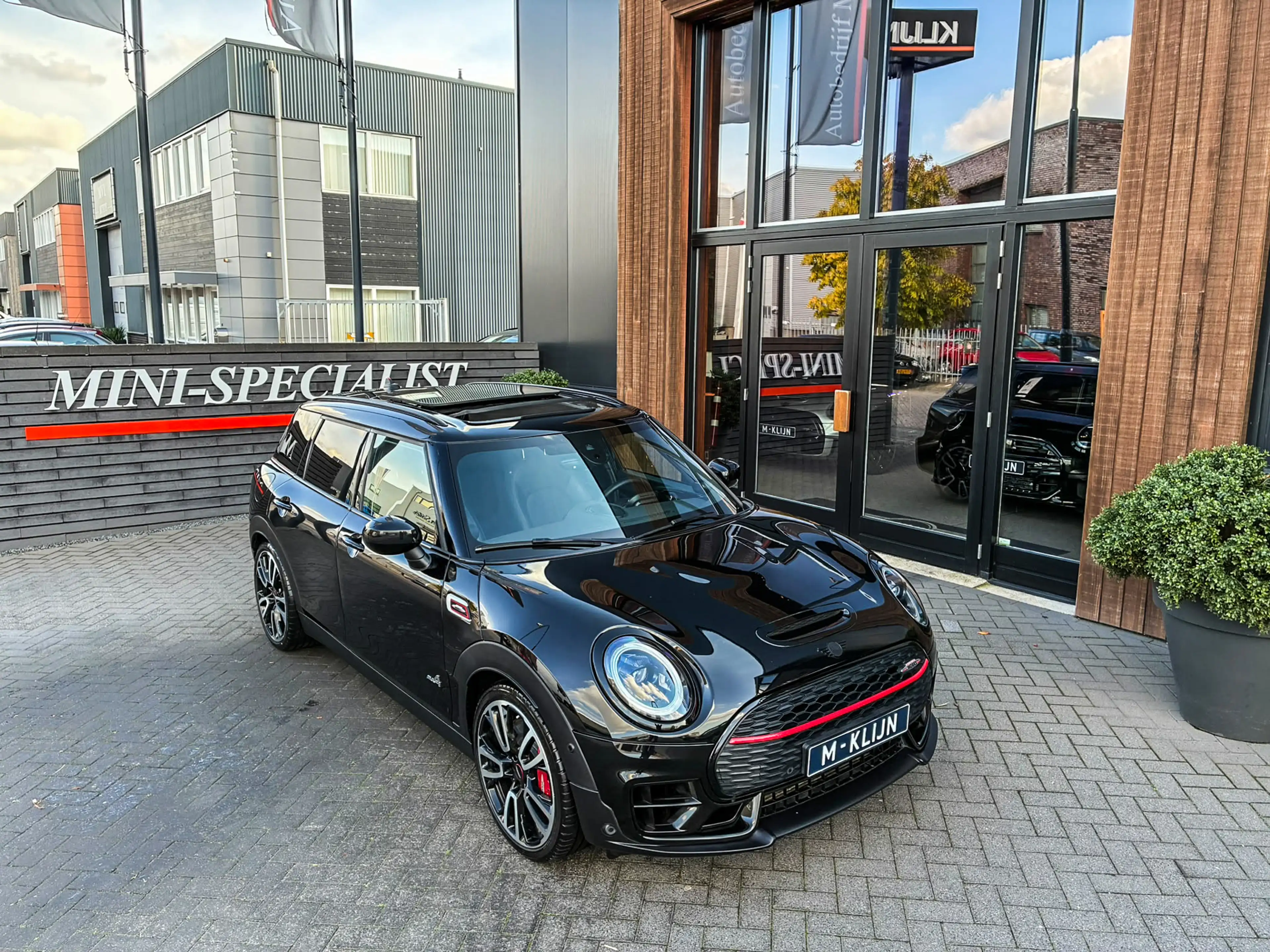 MINI John Cooper Works Clubman 2.0 JCW ALL4 Blackline F1 aut 306pk/Memory/Pano/Np — photo 4