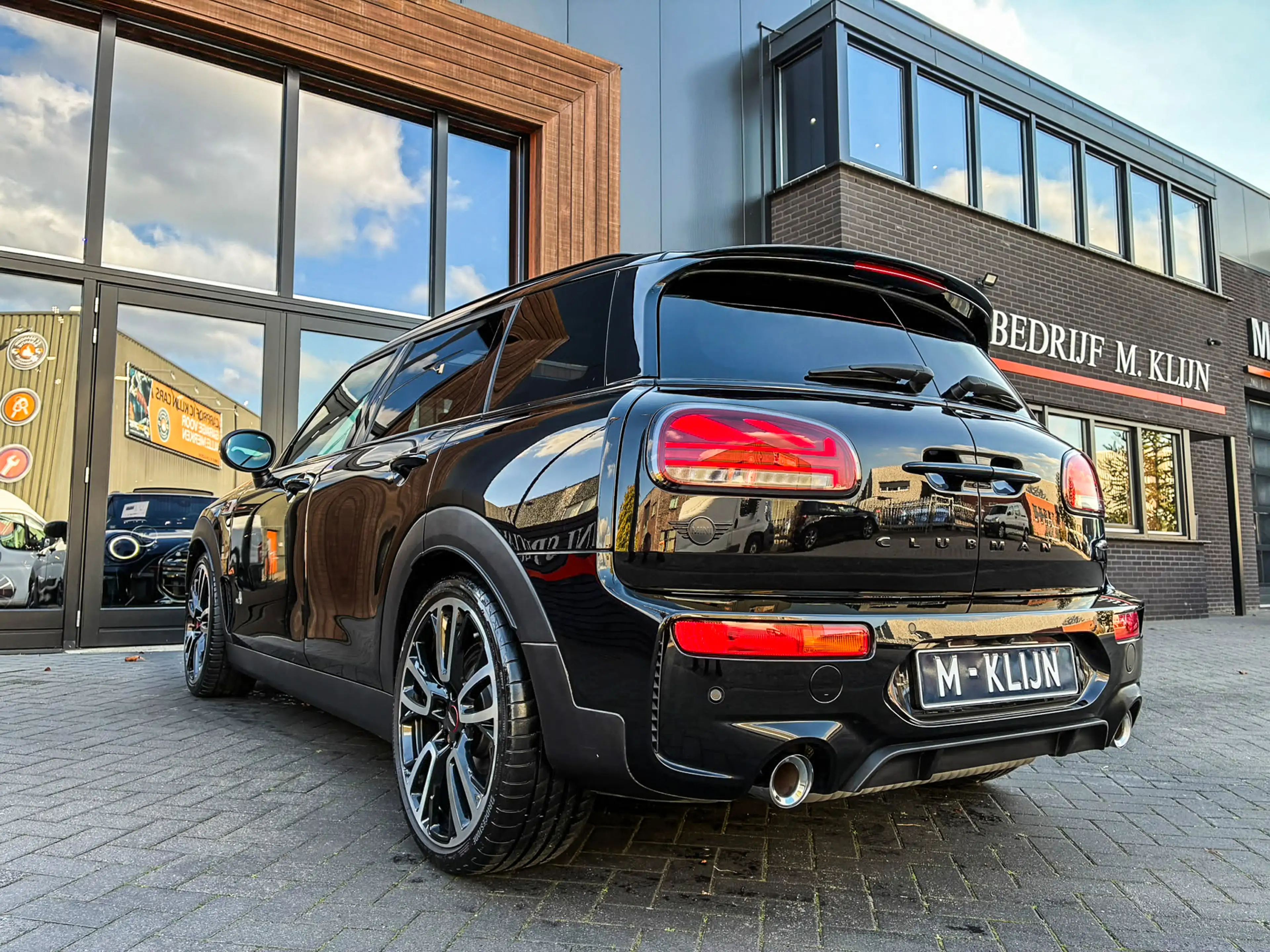 MINI John Cooper Works Clubman 2.0 JCW ALL4 Blackline F1 aut 306pk/Memory/Pano/Np — photo 3