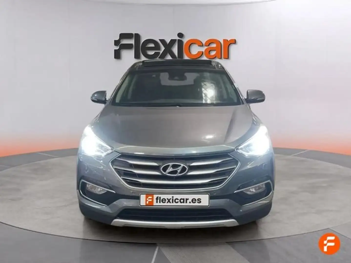 Hyundai SANTA FE 2.2CRDi 4x4 Style 7s Aut. Gris - 2