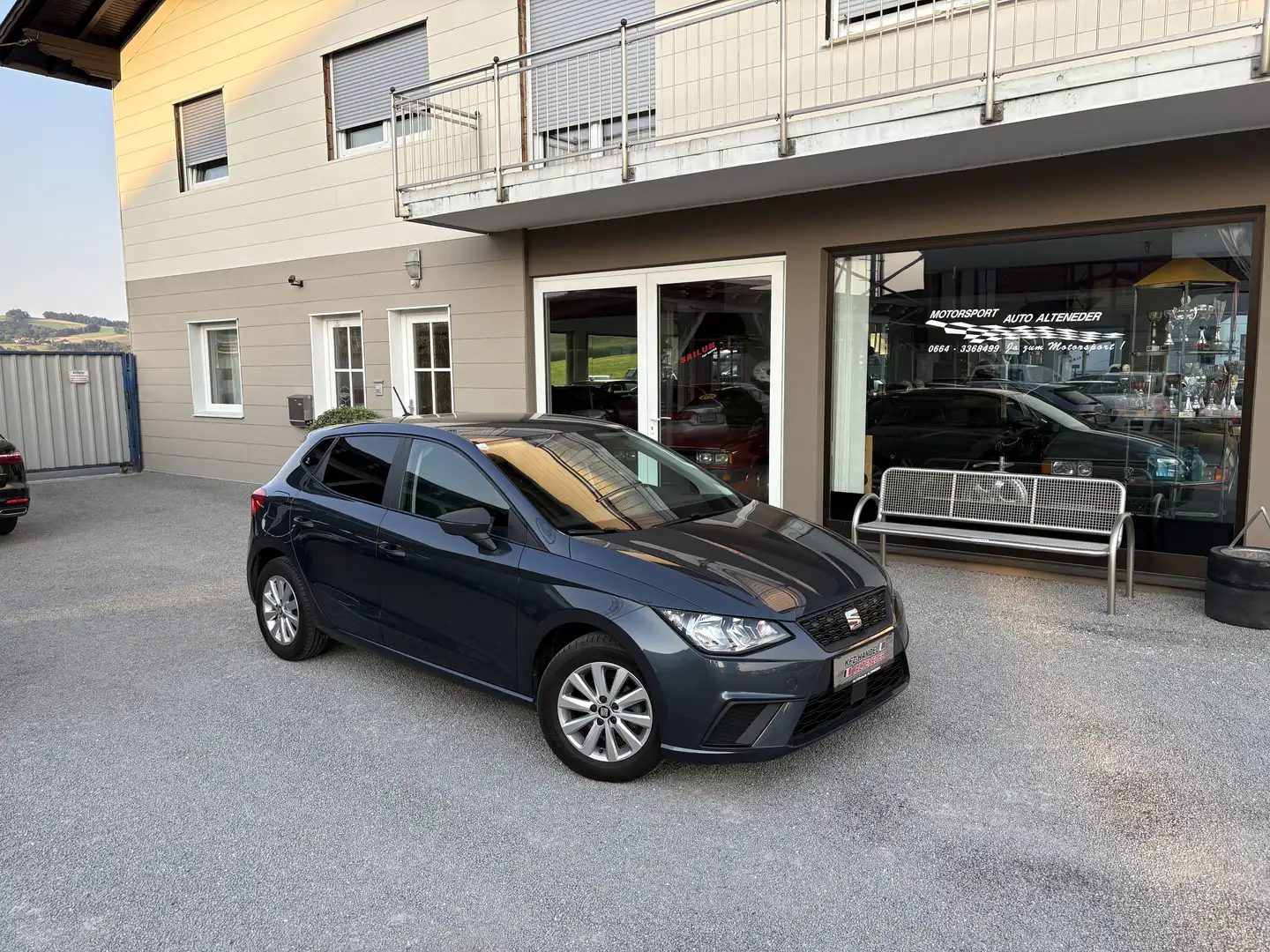 SEAT Ibiza 1,0 Reference *1.BESITZ*CARPLAY*PDC*BT*MFL* Grau - 1
