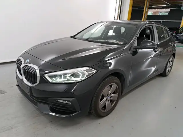 BMW 1 Series view 2