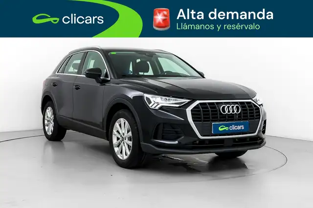 Audi Q3 view 3