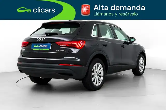 Audi Q3 view 5